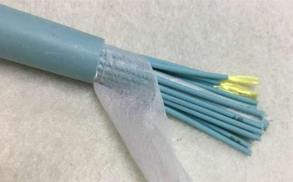 高雄市欧孚光缆厂家：室内光缆和室外光缆的区别